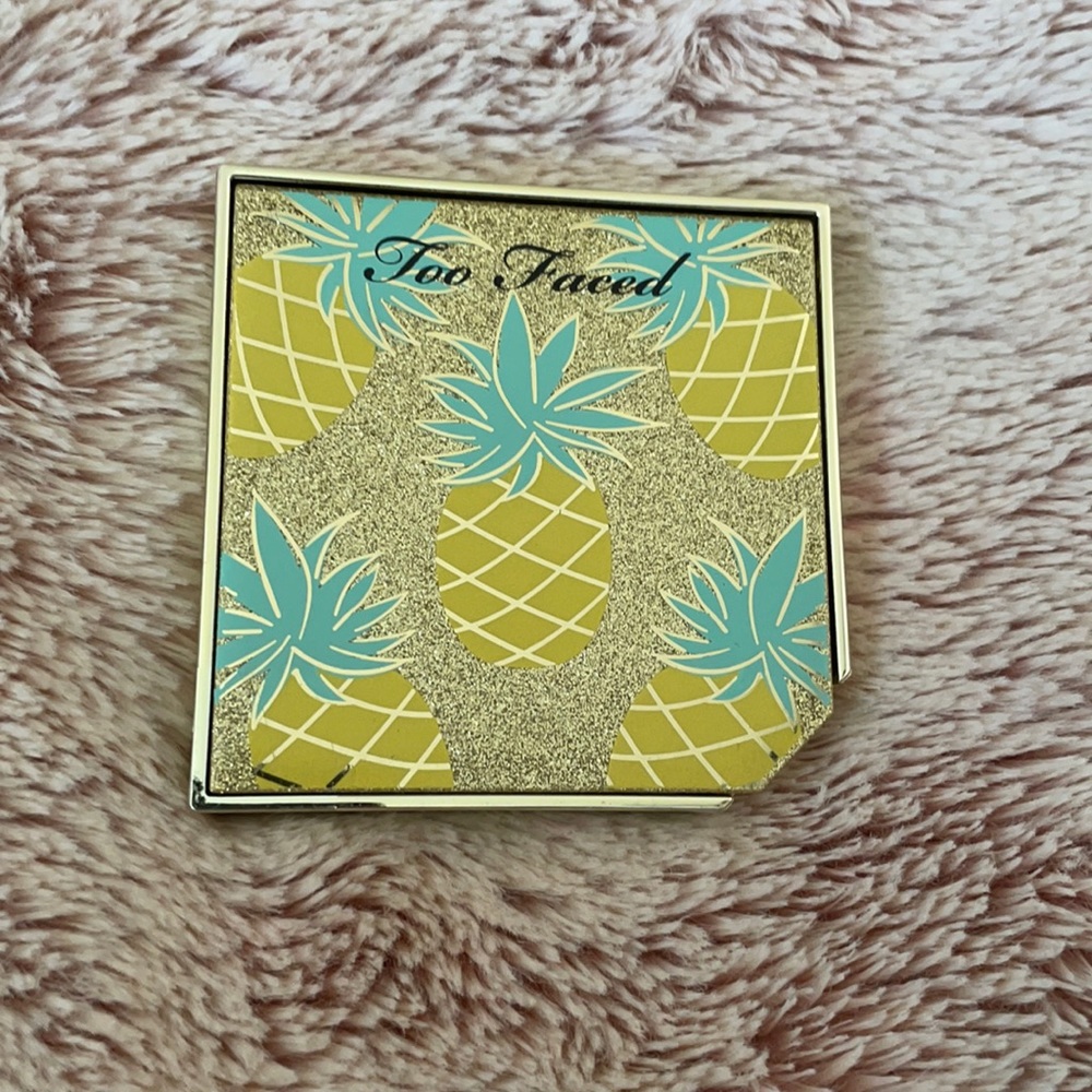 Too faced pineapple bronzer